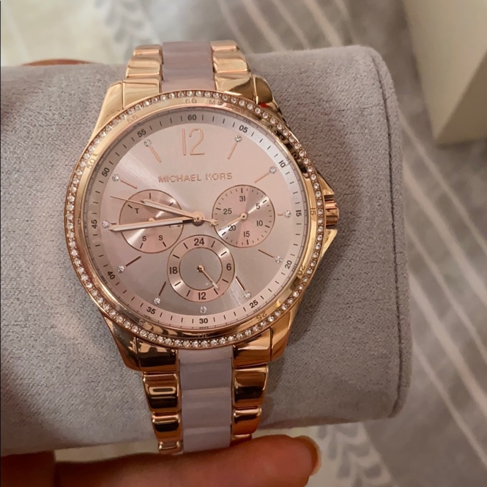 Brand new! Rose gold Michael Kors watch